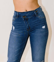 Load image into Gallery viewer, Leann Jeans
