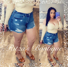 Load image into Gallery viewer, DENIM DISTRESSED SHORTS
